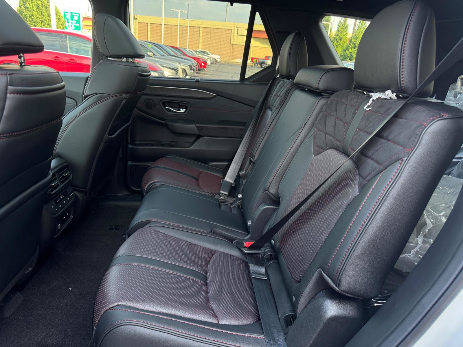 New 2026 Honda Pilot Black Edition image 5