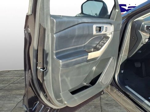 Used 2020 Ford Explorer Limited RWD image 11