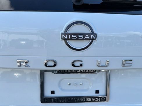 Certified 2023 Nissan Rogue S FWD image 9