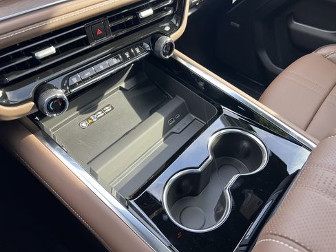 New 2026 Chevrolet Suburban High Country w/ Sun And Tow Package image 27