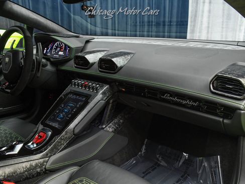 Used 2020 Lamborghini Huracan EVO image 23