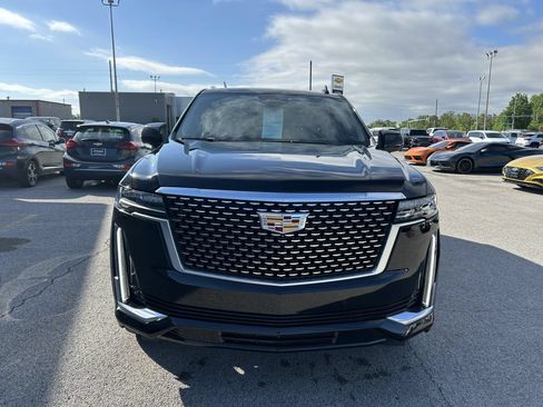 Used 2023 Cadillac Escalade Luxury AWD/4WD image 7