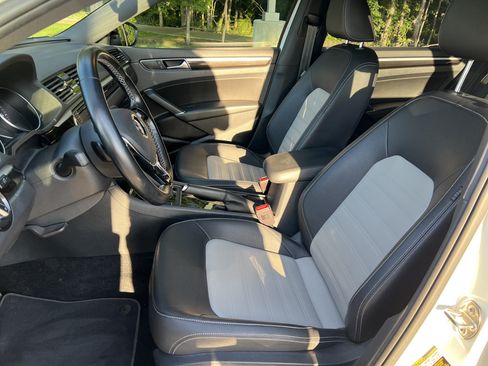 Used 2018 Volkswagen Passat 3.6 FWD image 16