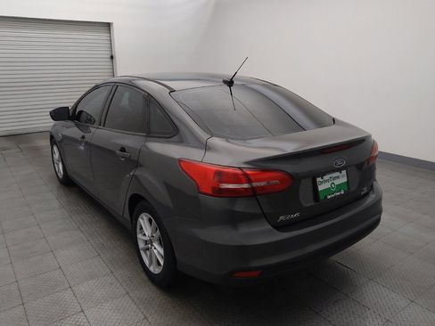 Used 2018 Ford Focus SE image 5