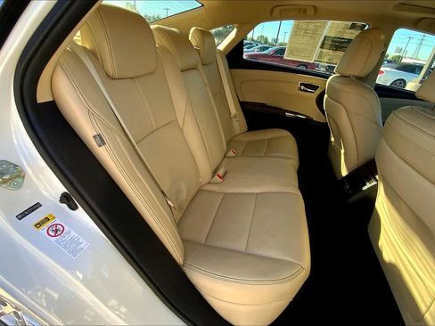 Used 2014 Toyota Avalon Limited image 19