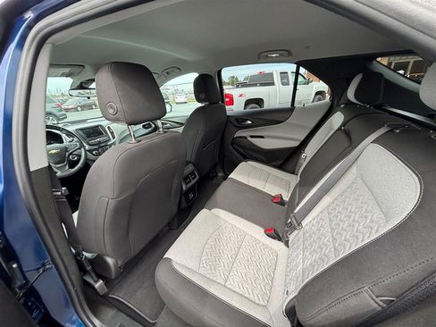 Used 2022 Chevrolet Equinox LT w/ Driver Convenience Package image 15