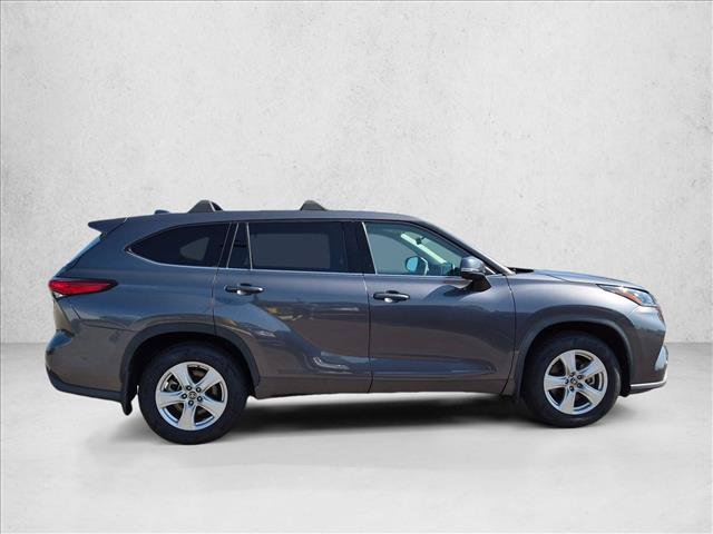 Used 2020 Toyota Highlander L FWD image 4