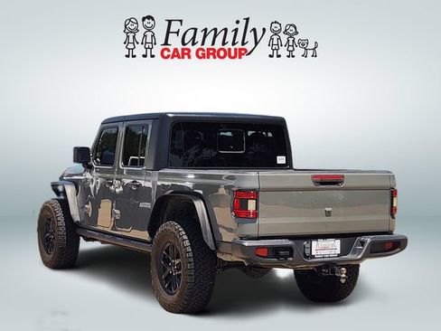 Used 2022 Jeep Gladiator Sport AWD/4WD image 3