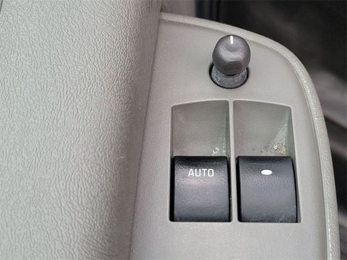 Certified 2021 Chevrolet Express 2500 w/ Driver Convenience Package image 22