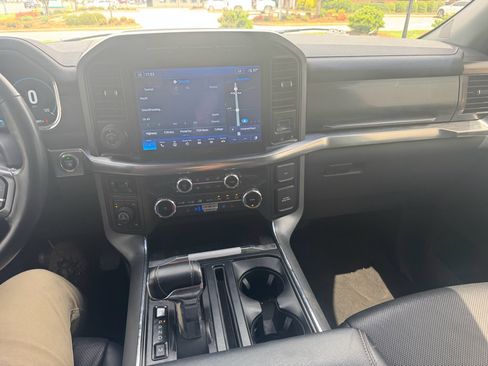 Used 2022 Ford F150 Lariat w/ Trailer Tow Package AWD/4WD image 24