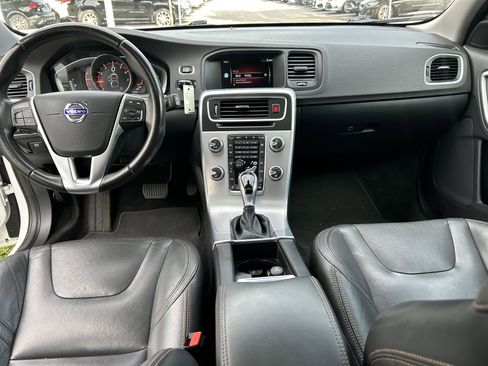 Used 2017 Volvo V60 T5 Cross Country w/ Convenience Package image 20