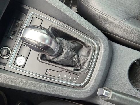 Used 2017 Volkswagen Jetta SE FWD image 15