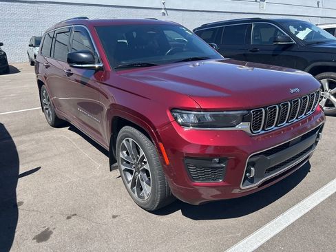 Used 2021 Jeep Grand Cherokee L Overland w/ Luxury Tech Group IV AWD/4WD image 3