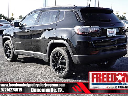 New 2026 Jeep Compass Latitude image 3