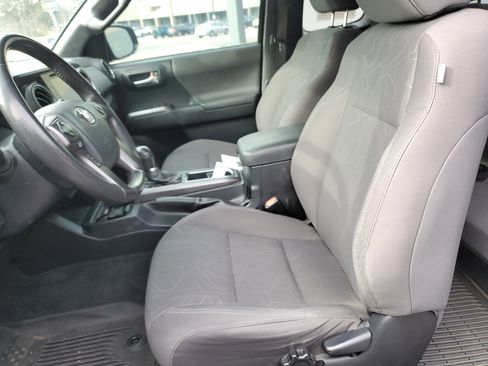 Used 2016 Toyota Tacoma TRD Sport image 25