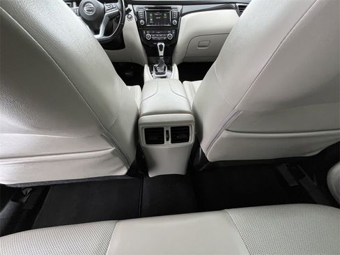 Used 2022 Nissan Rogue Sport SL image 20