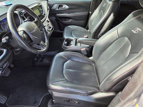 Used 2019 Chrysler Pacifica Touring-L w/ Premium Audio Group image 10