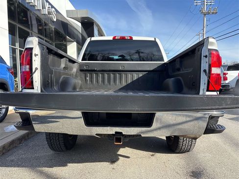 Used 2017 GMC Sierra 1500 SLE w/ SLE Value Package image 4