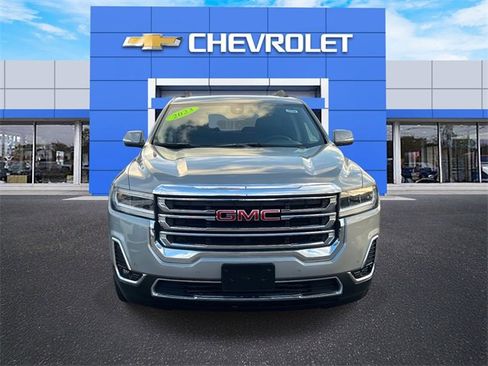 Used 2023 GMC Acadia SLT w/ Preferred Package image 2