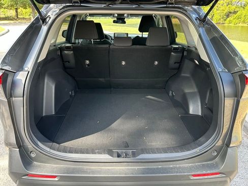 Used 2022 Toyota RAV4 LE image 10