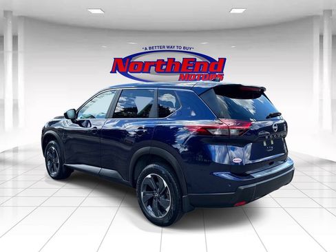 Used 2025 Nissan Rogue SV AWD/4WD image 5