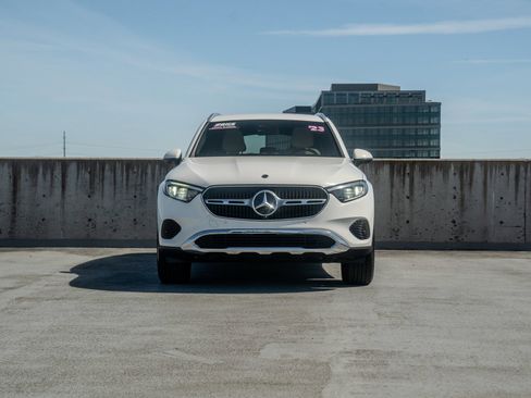 Used 2023 Mercedes-Benz GLC 300 4MATIC image 2