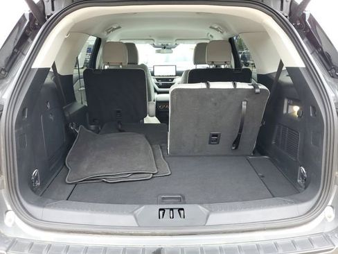 Used 2025 Ford Explorer Active w/ Active Comfort Package image 8