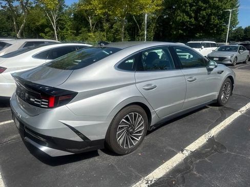 Used 2025 Hyundai Sonata SEL FWD image 10
