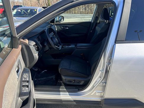 Certified 2023 Nissan Rogue SV image 11