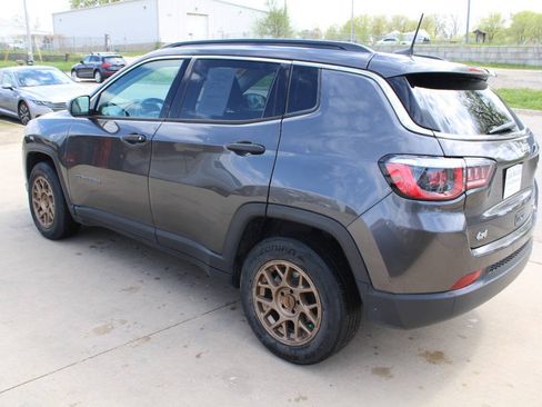 Used 2019 Jeep Compass Sport FWD image 6