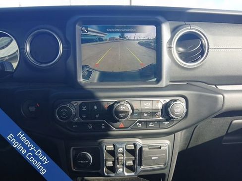 Used 2023 Jeep Gladiator Overland w/ Popular Equipment Package AWD/4WD image 21