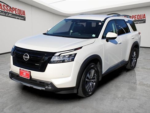 Used 2022 Nissan Pathfinder SL w/ SL Black Package image 1