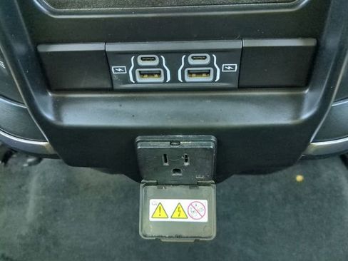 Used 2021 RAM 1500 Laramie w/ Sport Appearance Package image 16