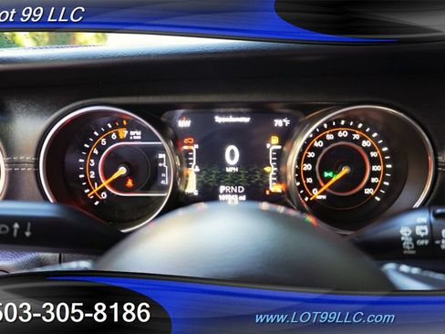 Used 2018 Jeep Wrangler Unlimited Sahara AWD/4WD image 19