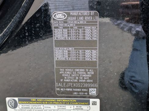 Used 2025 Land Rover Defender 110 S image 36