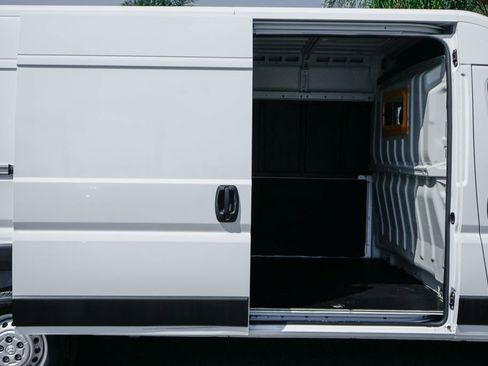 Used 2024 RAM ProMaster 3500 w/ Safety Group FWD image 11