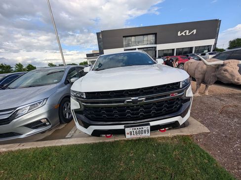 Used 2022 Chevrolet Tahoe Z71 w/ Luxury Package image 8