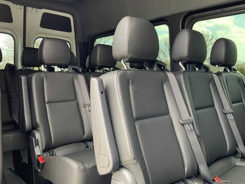 Used 2025 Mercedes-Benz Sprinter 2500 image 16