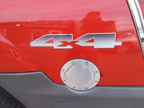 Used 2002 Chevrolet Avalanche 4x4 w/ Convenience Pkg image 8