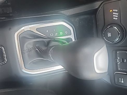 Used 2019 Jeep Renegade Sport w/ Sport Appearance Group AWD/4WD image 19