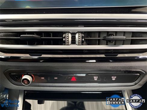 Used 2024 BMW 330e w/ Convenience Package image 41