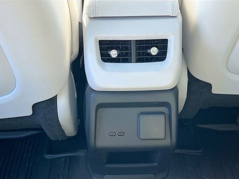 New 2026 Cadillac Optiq Sport 1 w/ LPO, Floor Liner Package AWD/4WD image 27