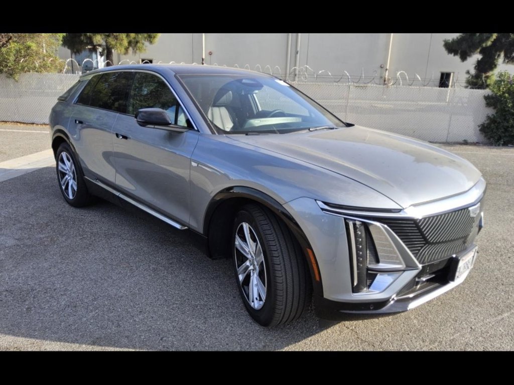 Used 2024 Cadillac Lyriq Tech RWD image 2
