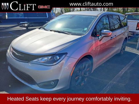 Used 2019 Chrysler Pacifica Touring Plus w/ S Appearance Package FWD image 1