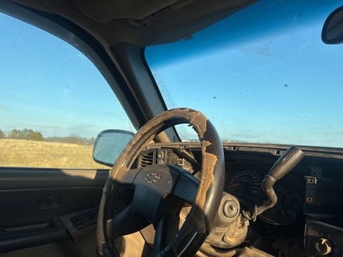 Used 2003 Chevrolet Tahoe LS w/ Cargo Package image 12