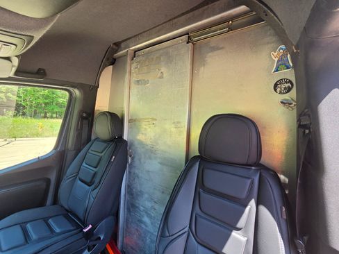 Used 2019 Mercedes-Benz Sprinter 170 image 33