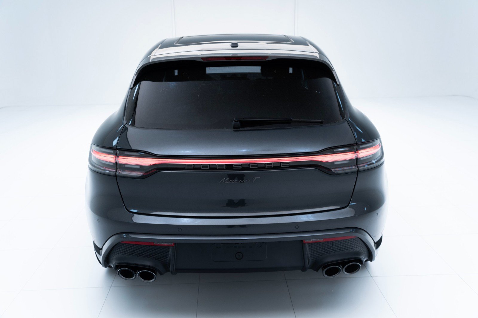 Certified 2025 Porsche Macan Turbo AWD/4WD image 10