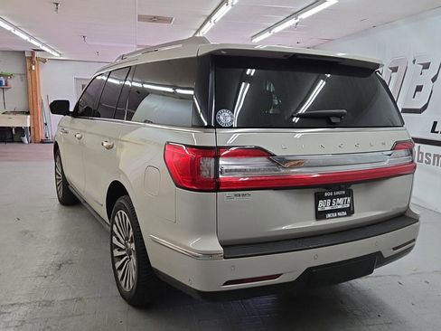 Used 2019 Lincoln Navigator Reserve image 4
