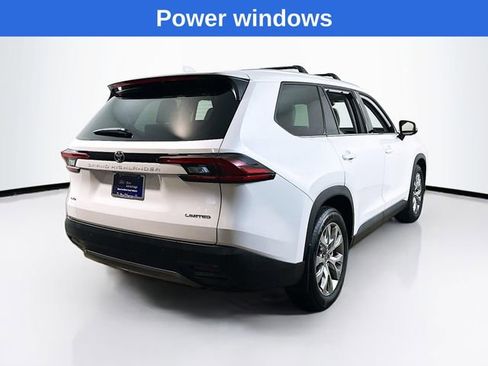 Used 2025 Toyota Grand Highlander AWD image 13