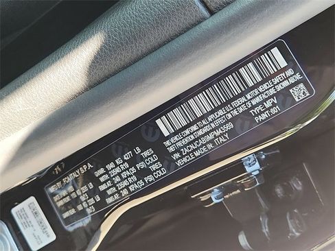 Used 2021 Jeep Renegade Sport image 31